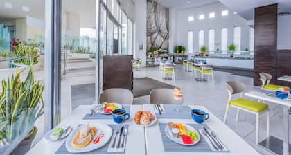 Krystal Urban Cancun & Beach Club