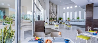Krystal Urban Cancun & Beach Club
