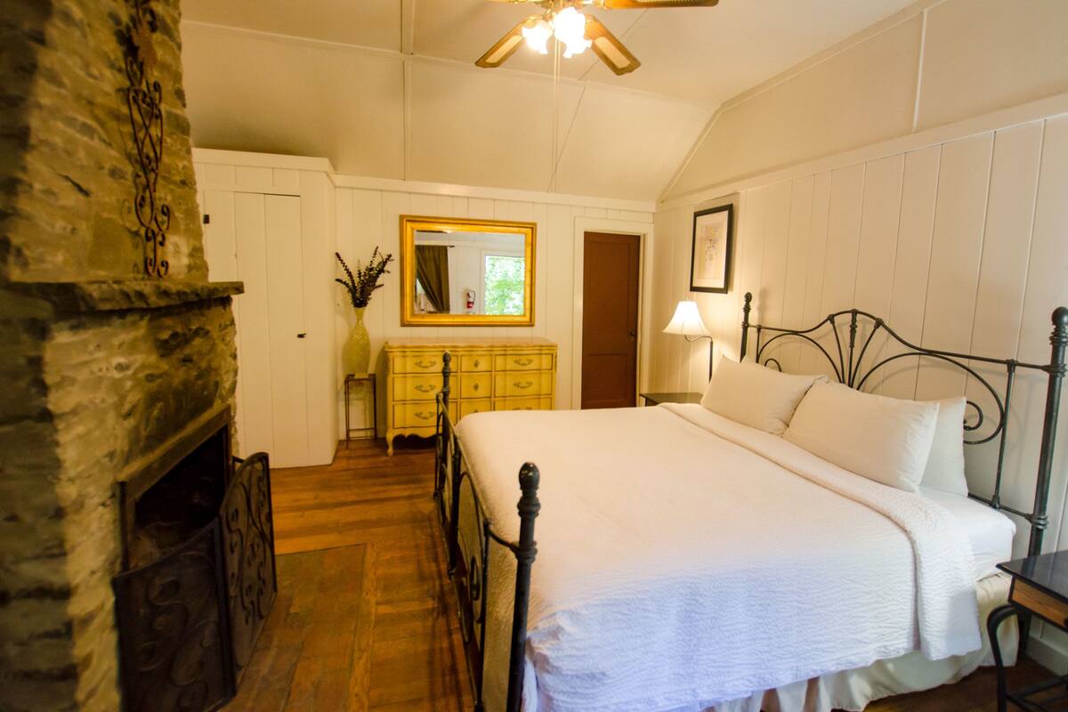 Classic Room, 1 Katil Raja (King), Fireplace | Wi-fi percuma, cadar katil 