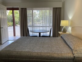 Spa Room  | Desk, soundproofing, iron/ironing board, free WiFi