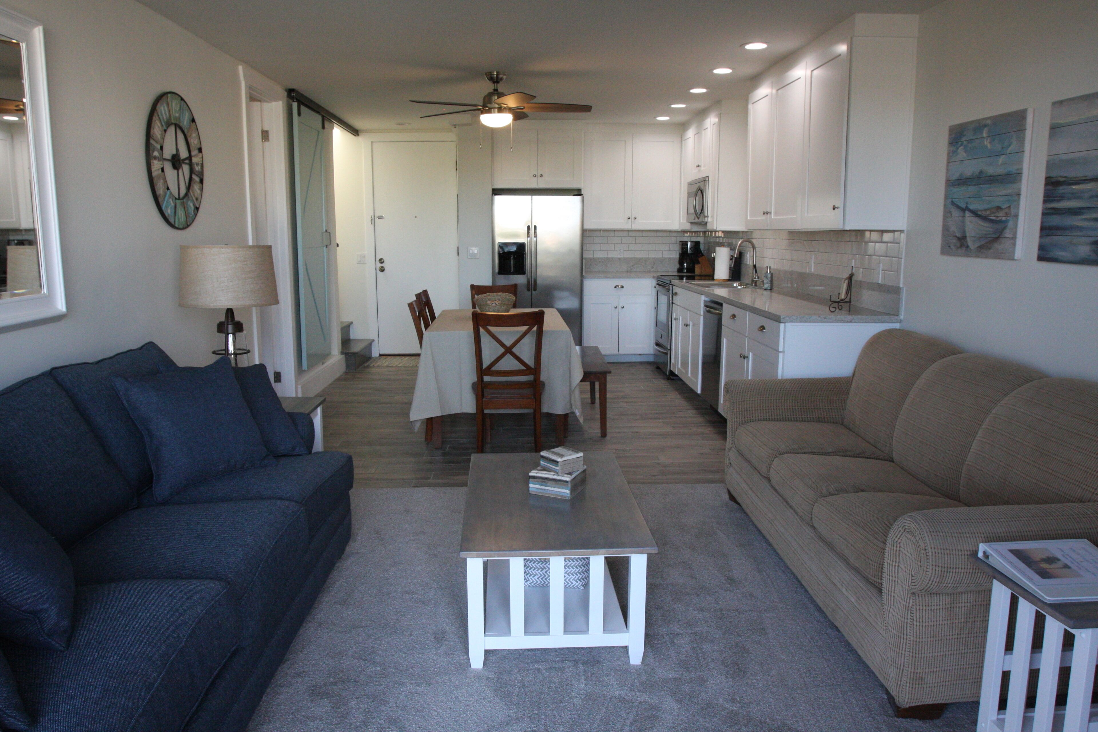 Smart TV, chimenea, videojuegos y reproductor de DVD 