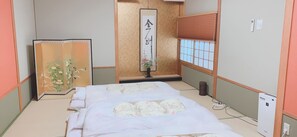 Traditionelt værelse (Japanese Style, Superior) | Pengeskab på værelset, skrivebord, gratis Wi-Fi