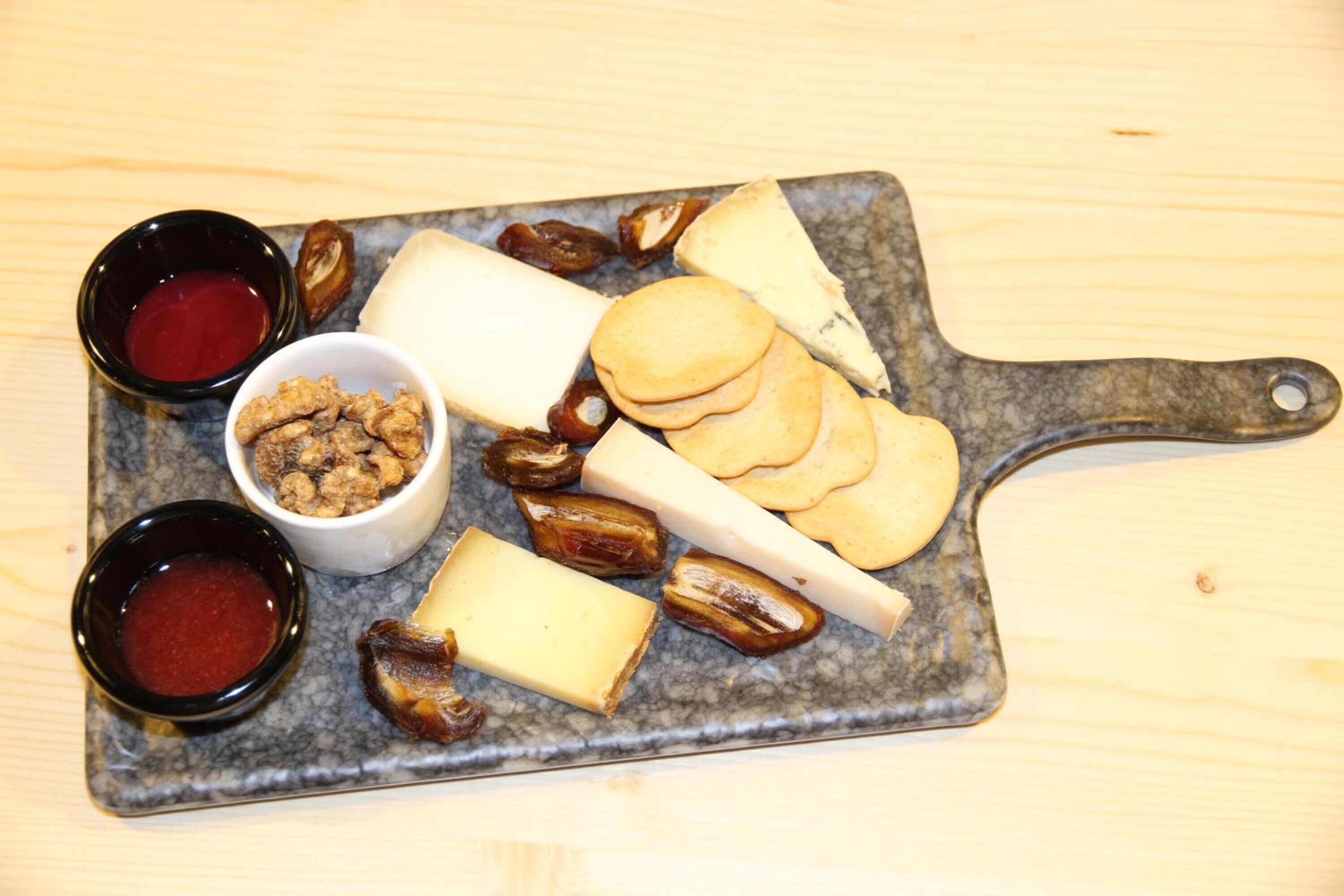 lunch and dinner served, spanish cuisine