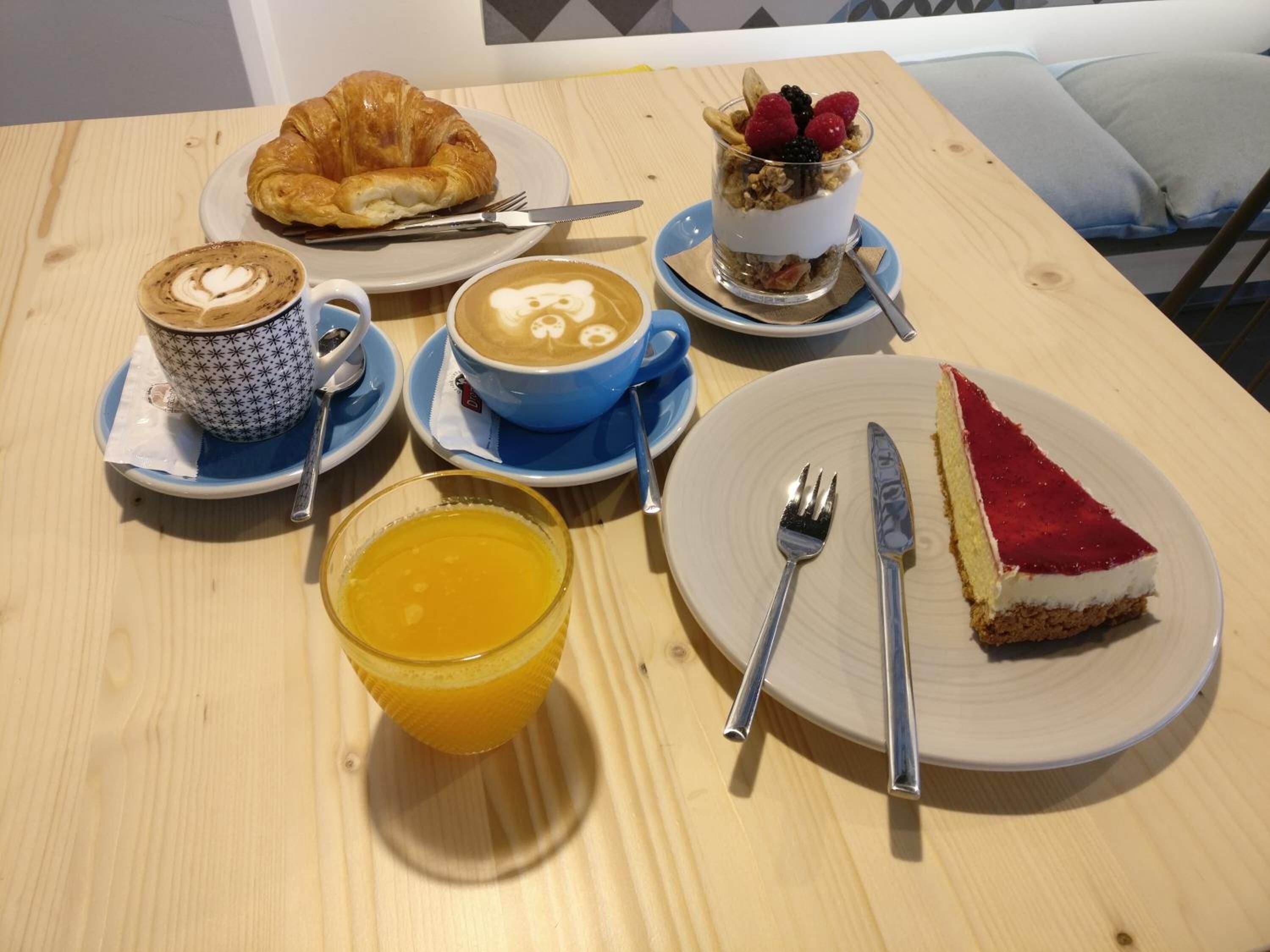 lunch and dinner served, spanish cuisine