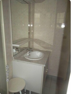 Hair dryer, shampoo, toilet paper