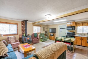 Smart TV, fireplace, video game console, DVD player - Private Cabin in Snake Creek Cyn. Midway and Soldier Hollow/Deer Creek (Midway)