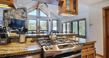 Jopa 25% pois! 1038 Lowell Ave Home Walk PCMR Base, kaupunkihissi ja pääkatu!