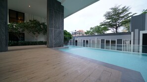 室外游泳池
