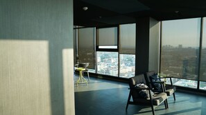 Lobby lounge