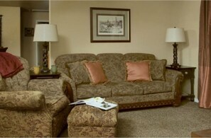 ห้องพัก, ห้องน้ำส่วนตัว (The Meritage Cottage) | บริเวณนั่งเล่น | ทีวีจอแบน, เครื่องเล่นดีวีดี, หนังสือ