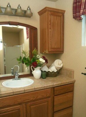 Room, Private Bathroom (The Meritage Cottage) | Bathroom | Shower, hair dryer, towels