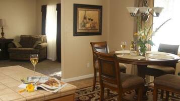 Room, Private Bathroom (The Meritage Cottage) | In-room dining