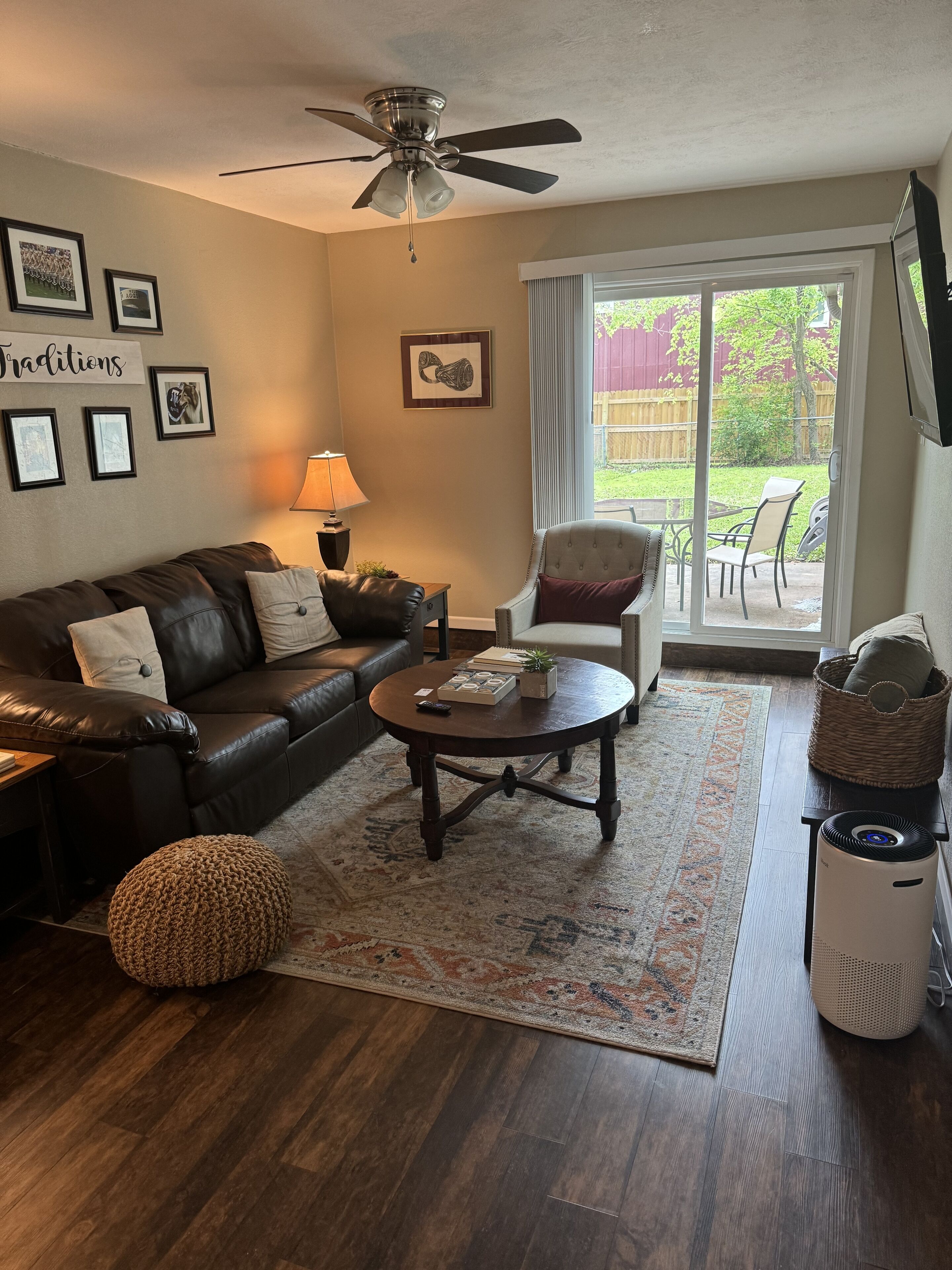 1 mile to campus - Relaxing Duplex - Sleeps 6 or up to 11