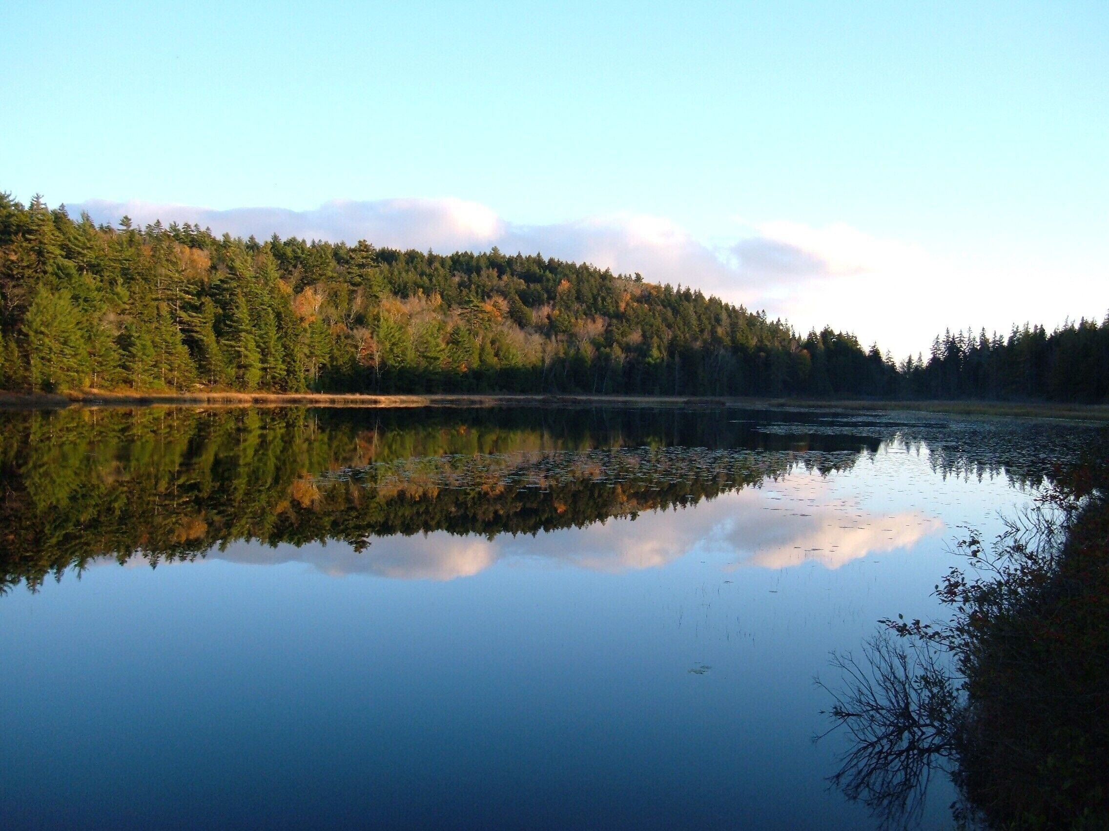 Lake Front Cottage Facing Acadia National Park on the "Quiet Side" of Mt. Desert