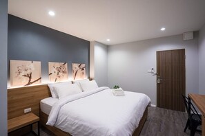 Standard Double Room | Desk, blackout drapes, free WiFi - VILLA23 Residence (Bangkok)