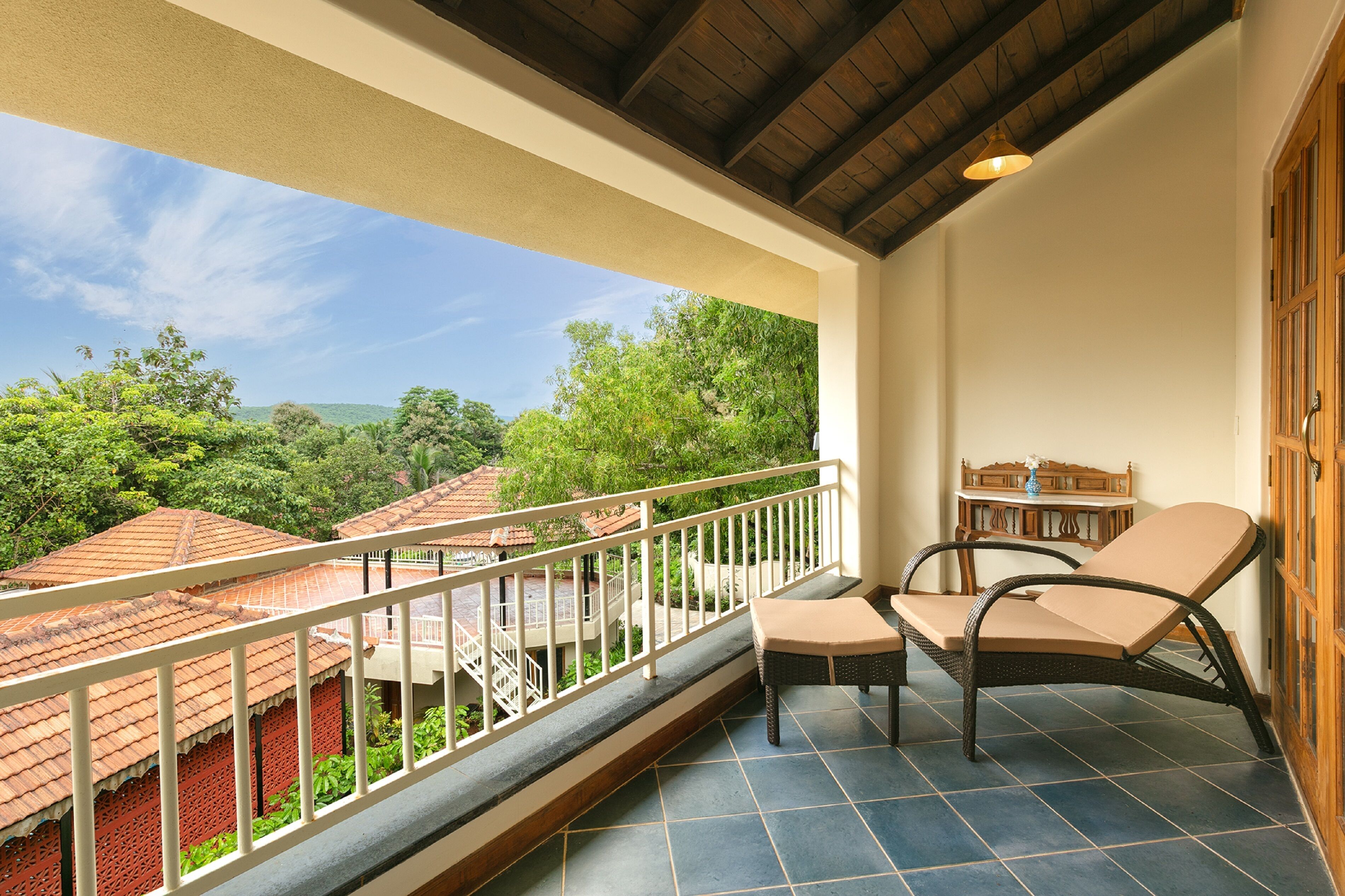 Deluxe Double Room With Balcony | Luxe beddengoed, bedden met traagschuimmatras, een kluis op de kamer