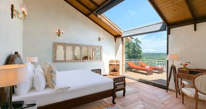 Amritara Aura Resort & Spa