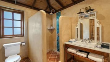 Shower, rainfall showerhead, free toiletries, hair dryer