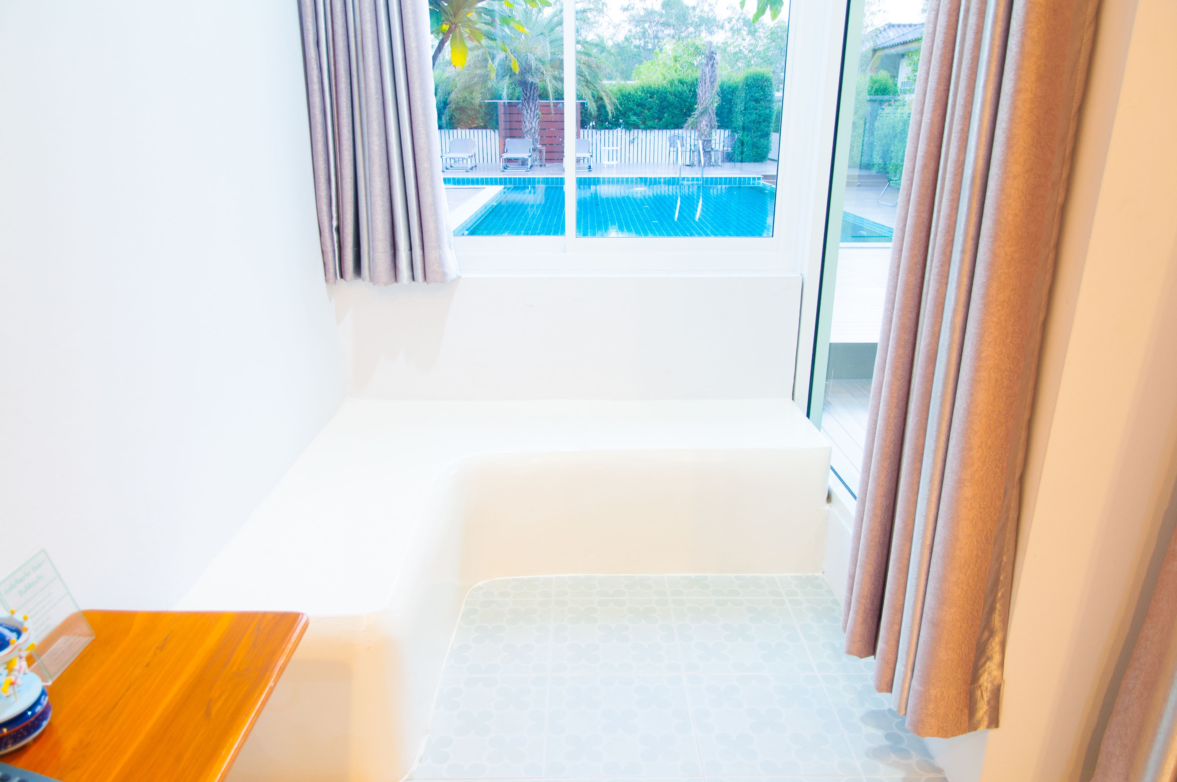 standard room with pool view | 1 bedroom, minibar, free wifi