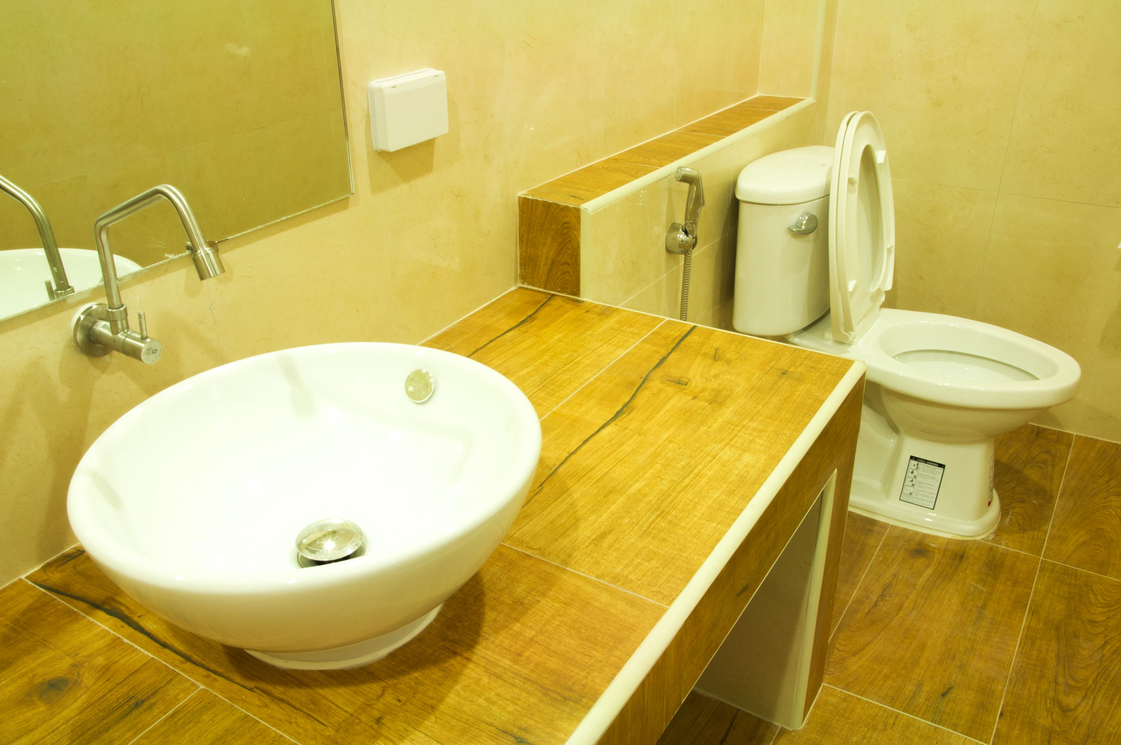 standard room with garden view | bathroom | shower, free toiletries, hair dryer, bathrobes