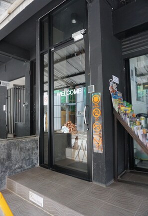 Property entrance - 202 House (Chiang Mai)