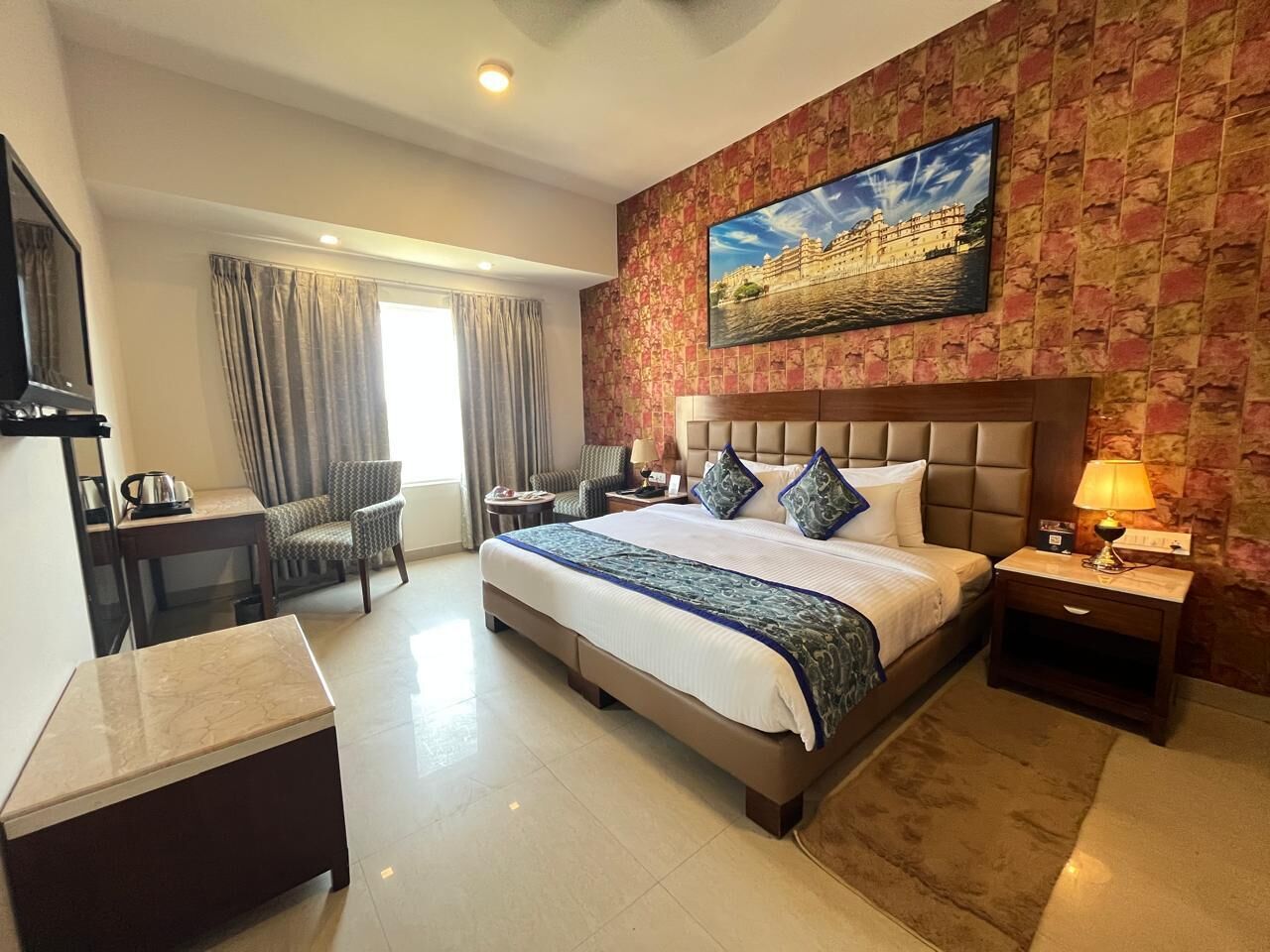 Minibar, in-room safe, desk, soundproofing