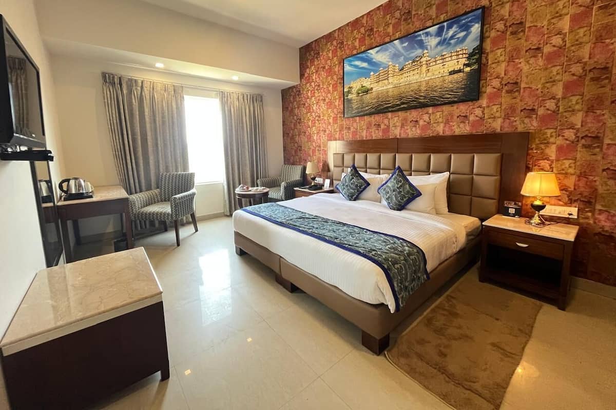 Minibar, in-room safe, desk, soundproofing