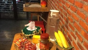 Restaurant - Hometown Hostel (Samut Songkhram)