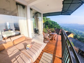 King Room | Terrace/patio - Romance Hills Hotel (Kandy)