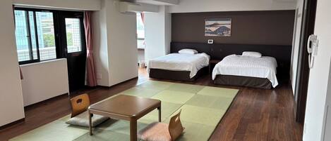 Habitación estándar | Caja de seguridad en la habitación y escritorio