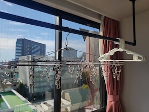 Habitación estándar | Caja de seguridad en la habitación y escritorio