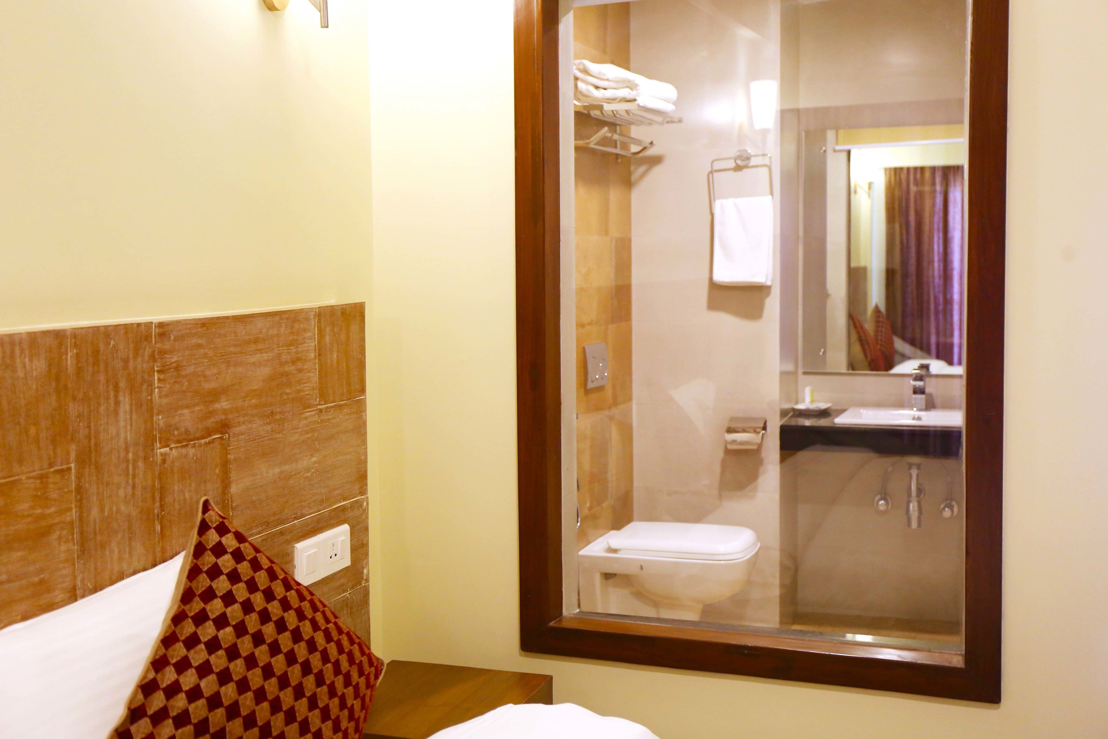 shower, free toiletries, hair dryer, slippers