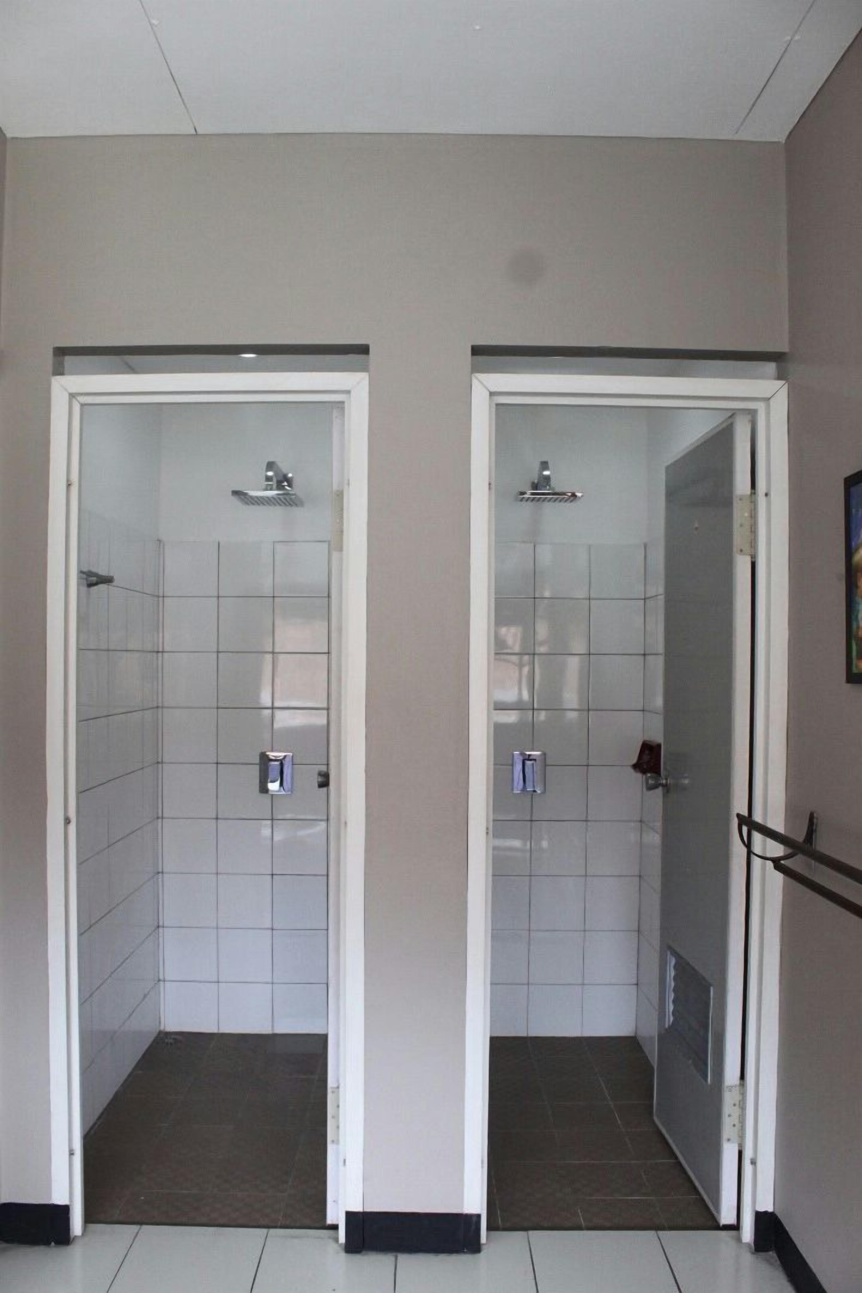 Shower, towels