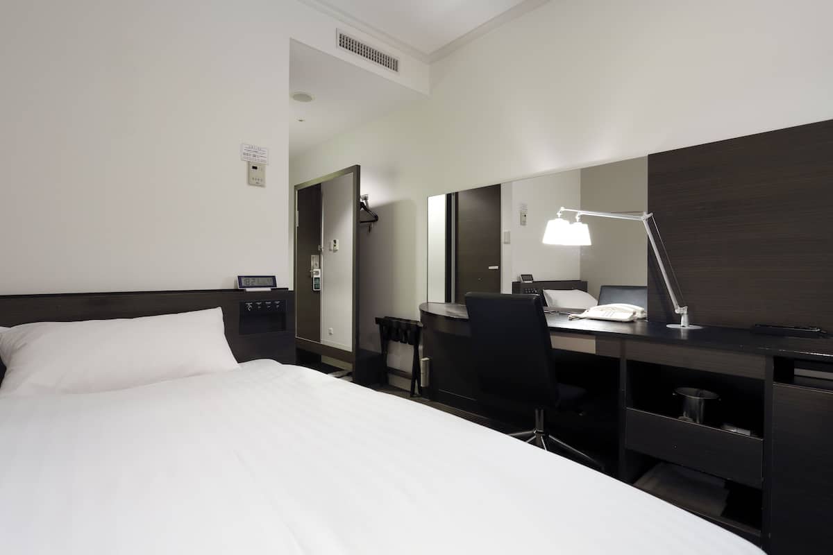 1 bedroom, down comforters, minibar, blackout drapes