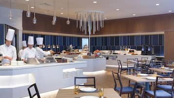 6 restaurants servant le petit déjeuner, spécialités Cuisine française