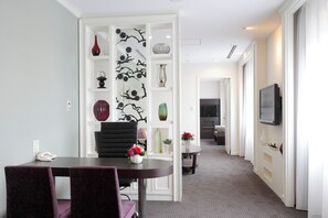 Royal Suite, Non Smoking | Living area