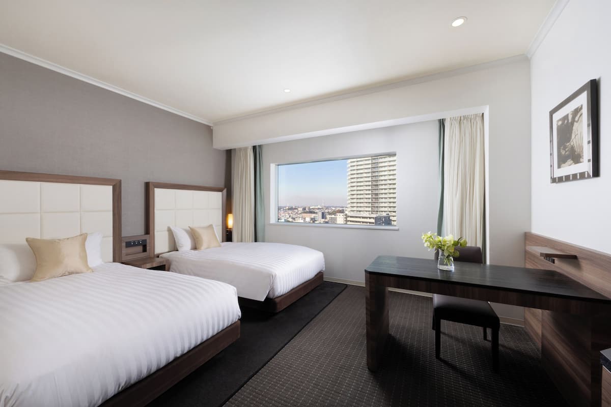 Down comforters, minibar, desk, laptop workspace