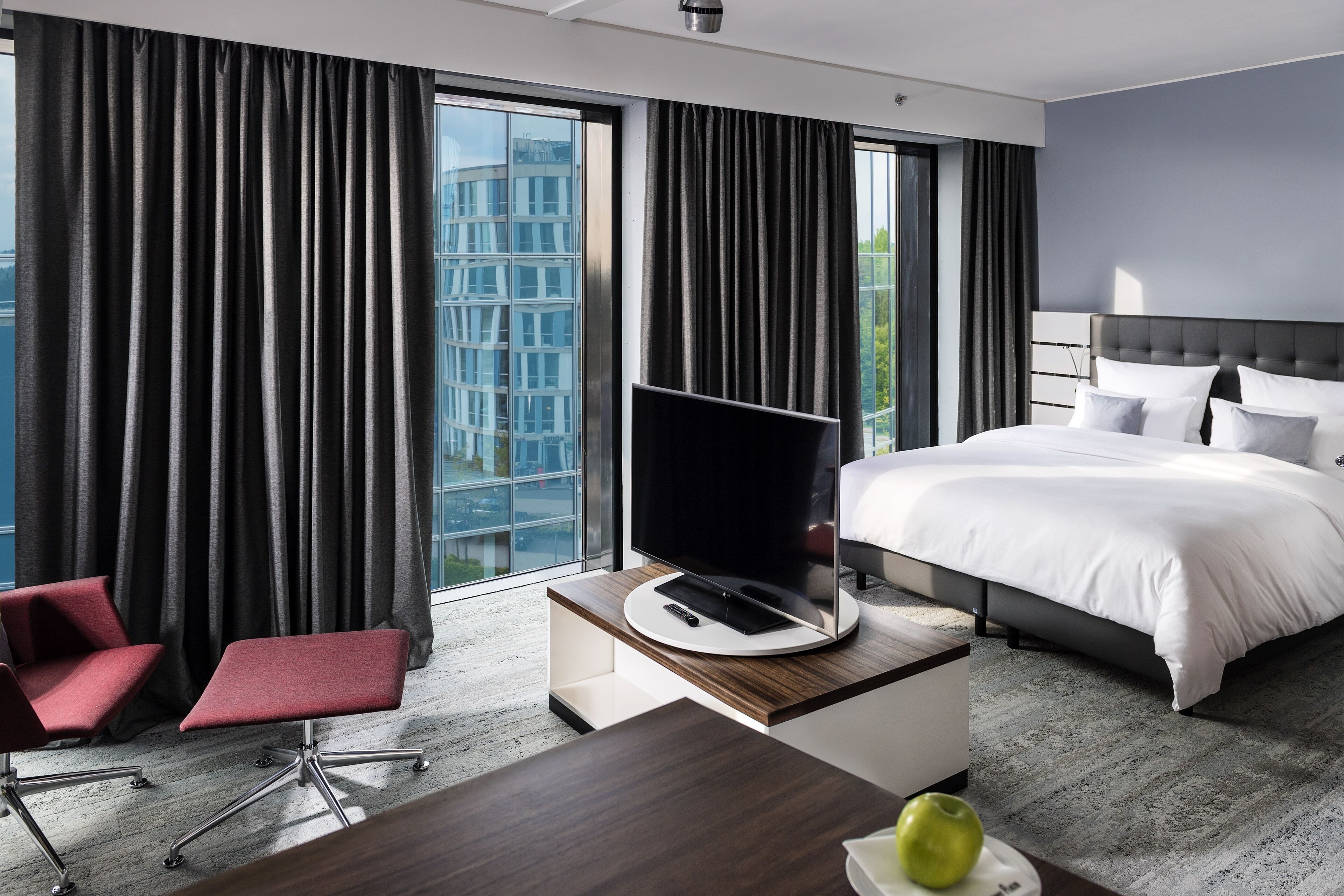 junior studio suite | 1 bedroom, egyptian cotton sheets, premium bedding, in-room safe