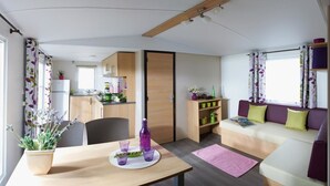 Flat-screen TV, ping pong - Camping de la Cazine (Noth)