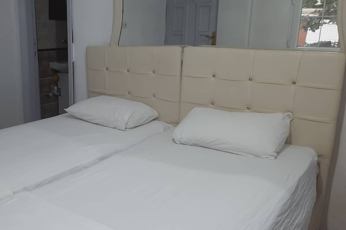 Egyptian cotton sheets, premium bedding, minibar, soundproofing