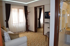 Suite | Living room | LED TV - Perama Hotel (Bandirma)