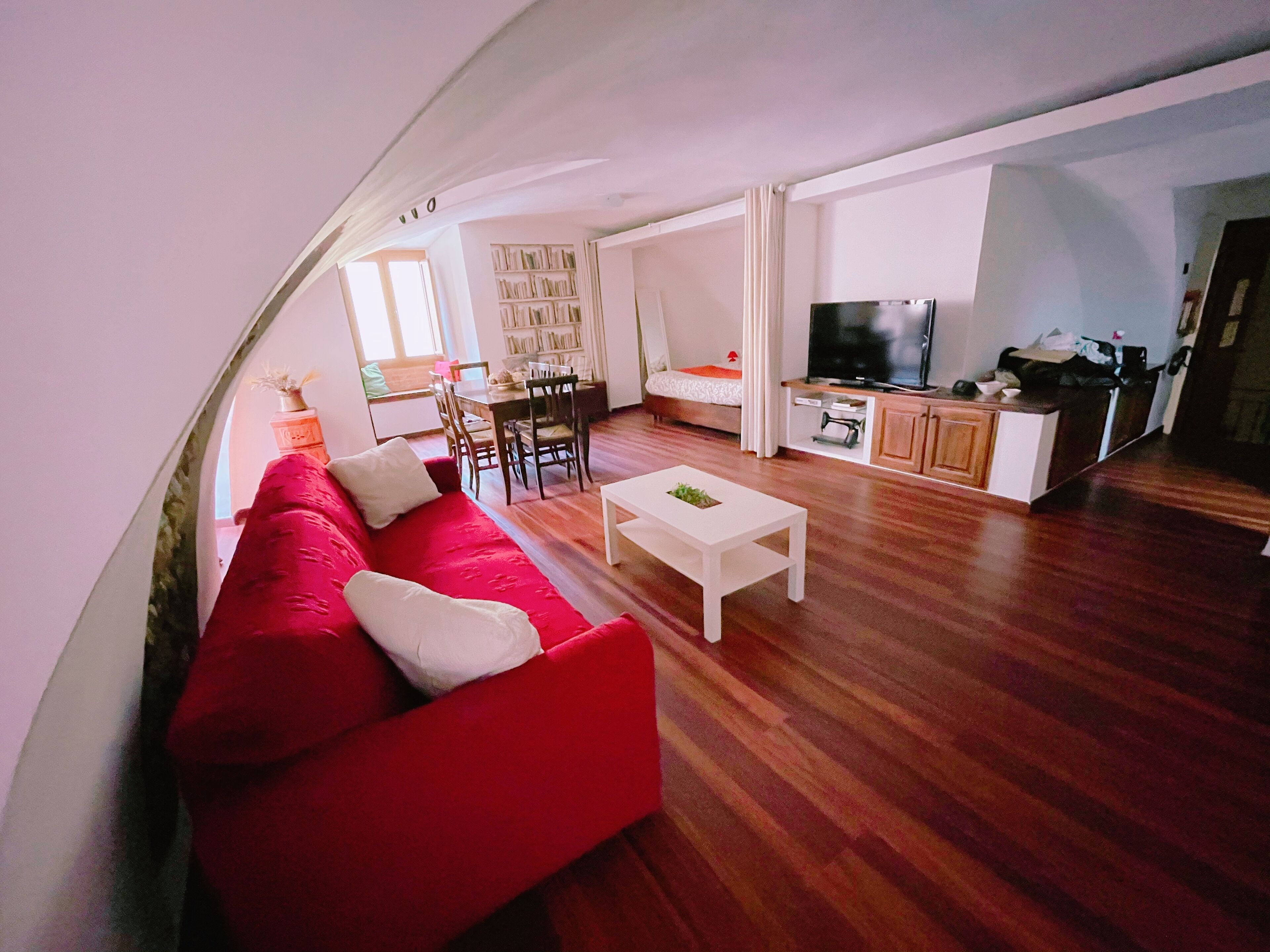 Loft | 1 camera, biancheria da letto di alta qualità, una scrivania