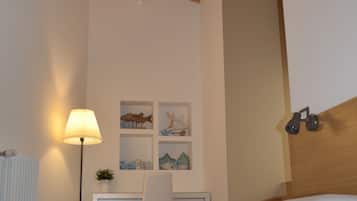 1 habitación, ropa de cama de alta calidad y escritorio