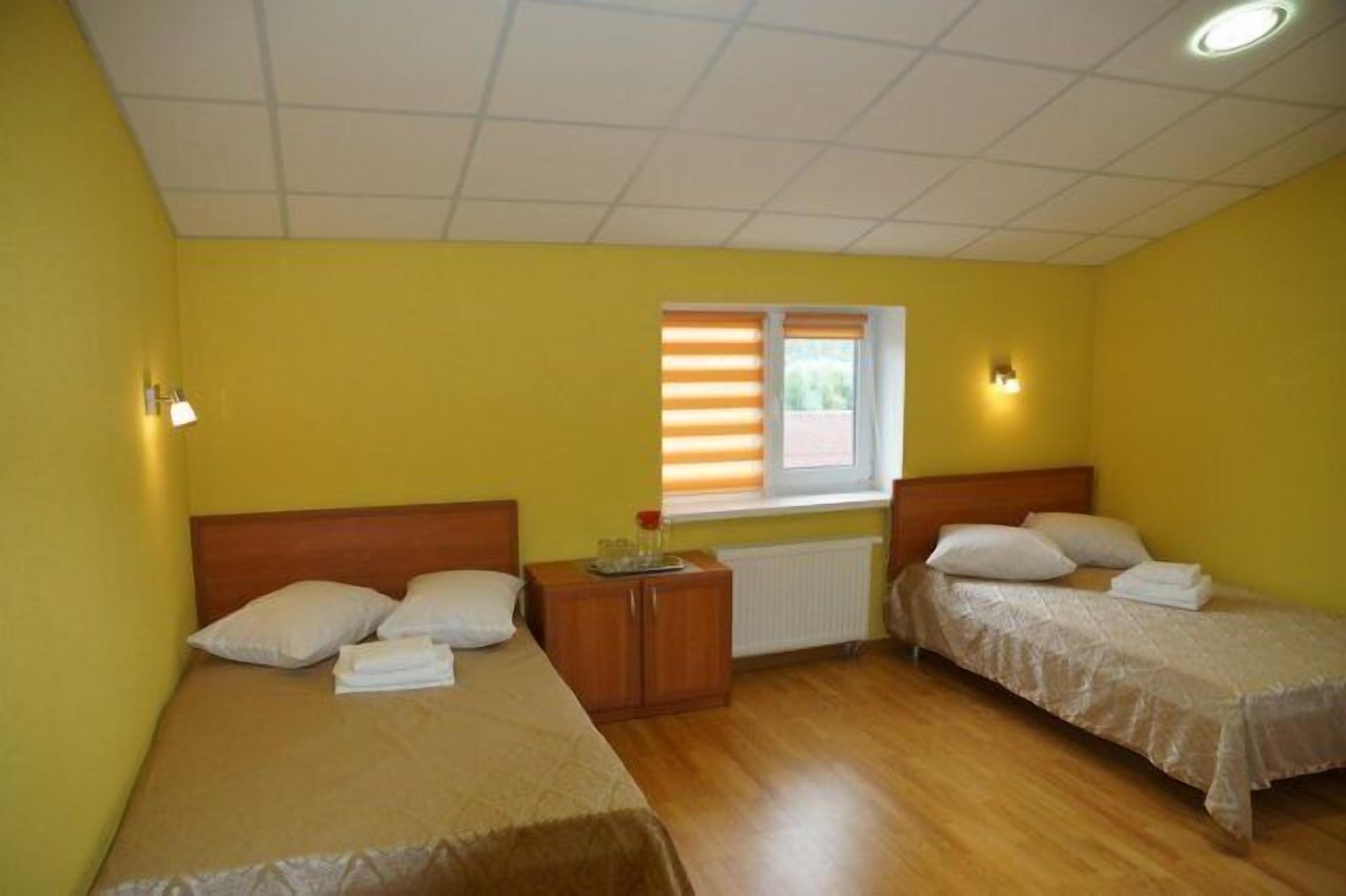 Tomannsrom – business | Skrivebord, lydisolert, strykejern/-brett og wi-fi (inkludert)