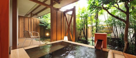 Superior Room | Bathroom | Separate tub and shower, spring water tub, free toiletries, hair dryer