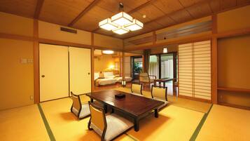 Superior Room | In-room safe, soundproofing, free WiFi, bed sheets