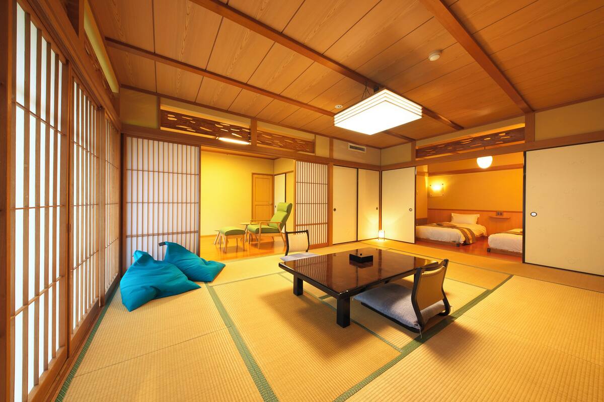 Superior Room | In-room safe, soundproofing, WiFi (free), bed sheets