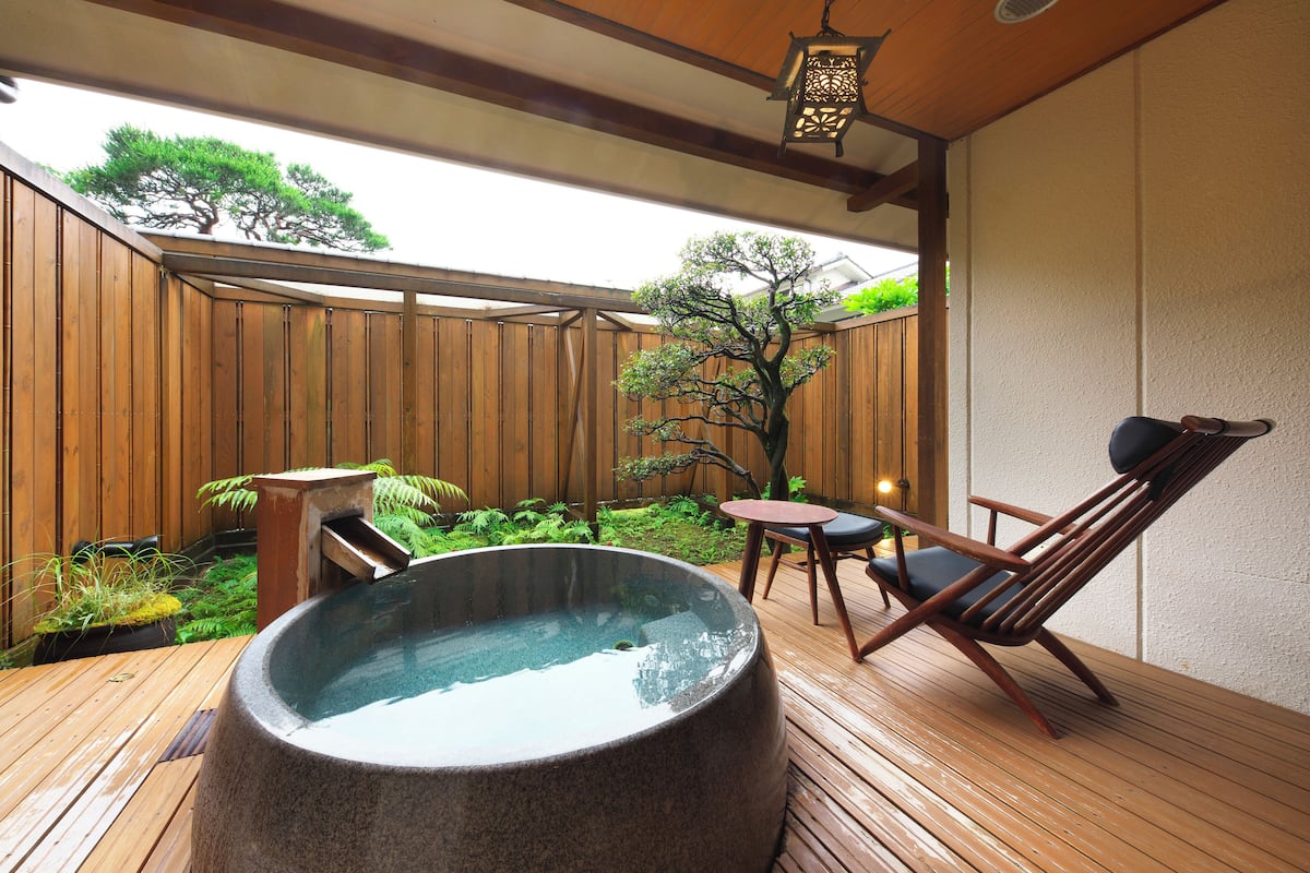 Luxury Room | 1 bedroom, in-room safe, soundproofing, free WiFi