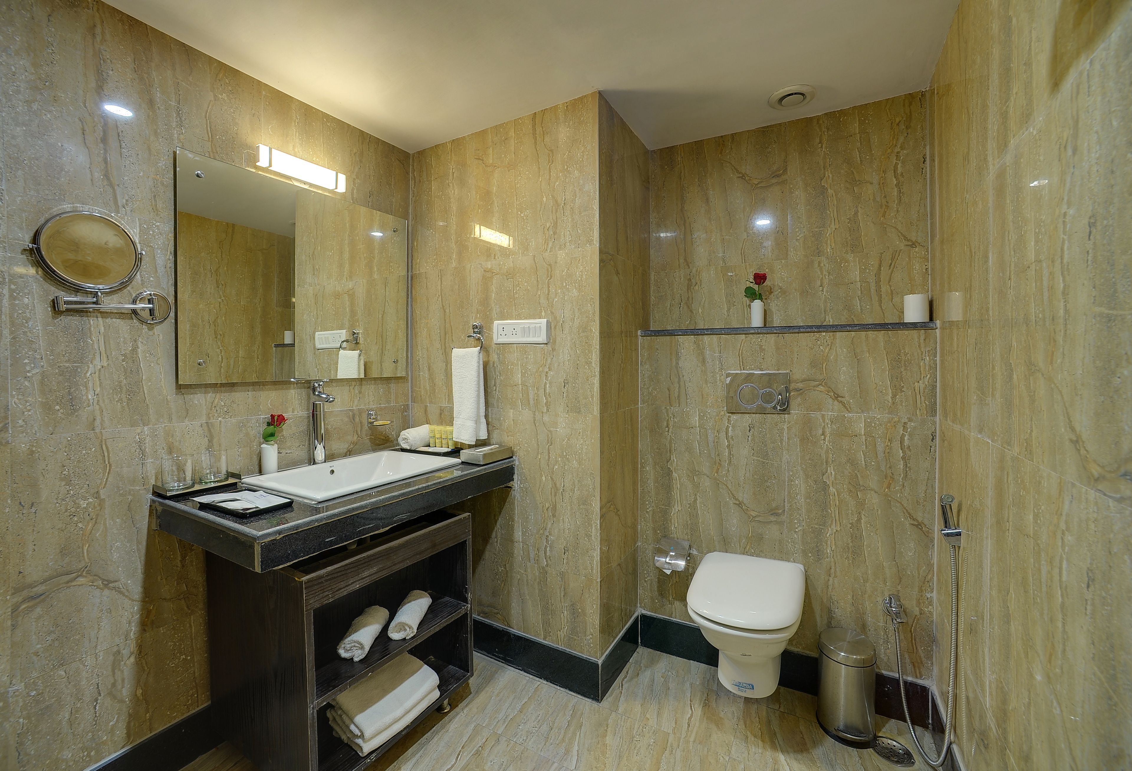 executive suite | bathroom | shower, free toiletries, slippers, towels