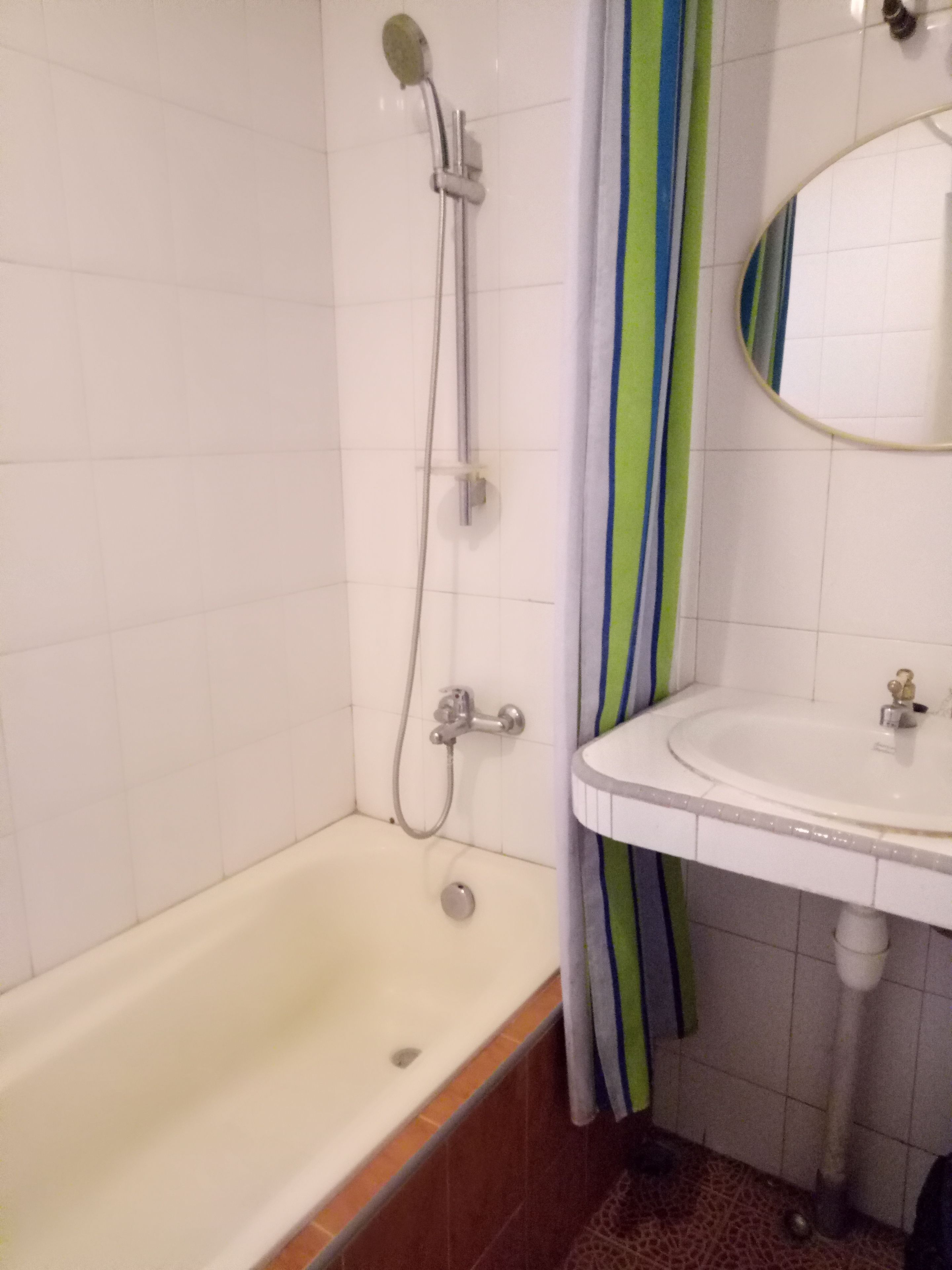 Shower, designer toiletries, towels